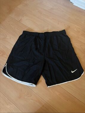 Nike Men’s L Black Athletic Shorts with White Trim NWT